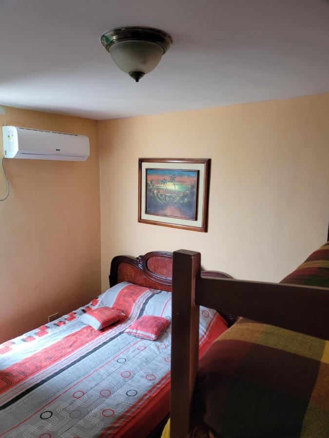Hostal Haziel Salinas  Exterior photo